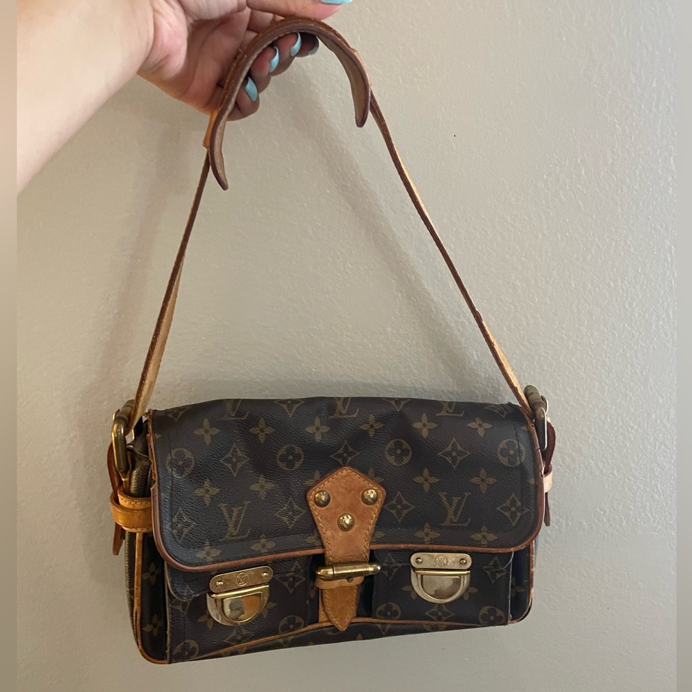 Louis Vuitton Hudson PM Monogram Shoulder Bag